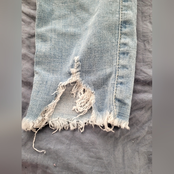 Hollister Destroyed Light Wash Raw Hem High Rise Super Skinny Jeans Sz 28/30 - Picture 12 of 12